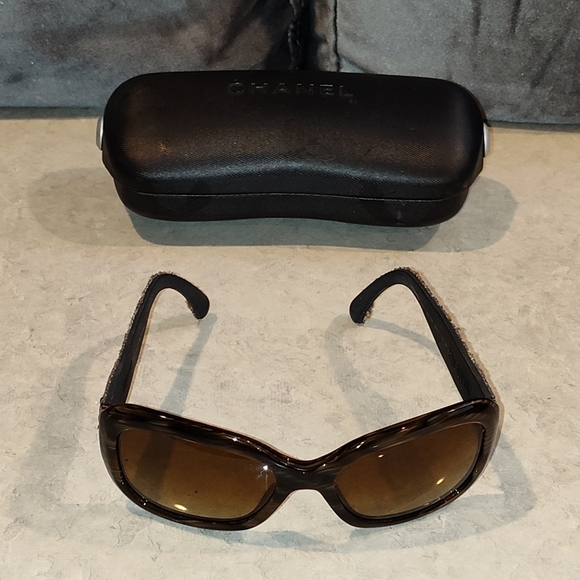 CHANEL TWEED SUNGLASSES 5240 - Picture 11 of 14